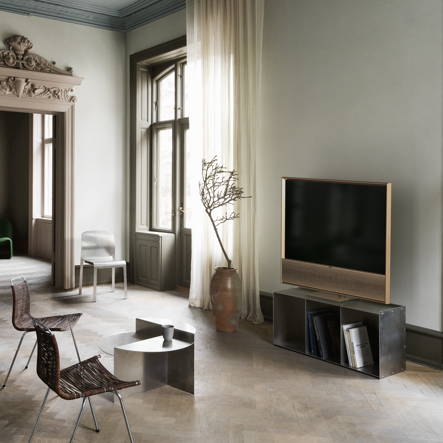 Bang & Olufsen BeoVision Contour 4K OLED TV