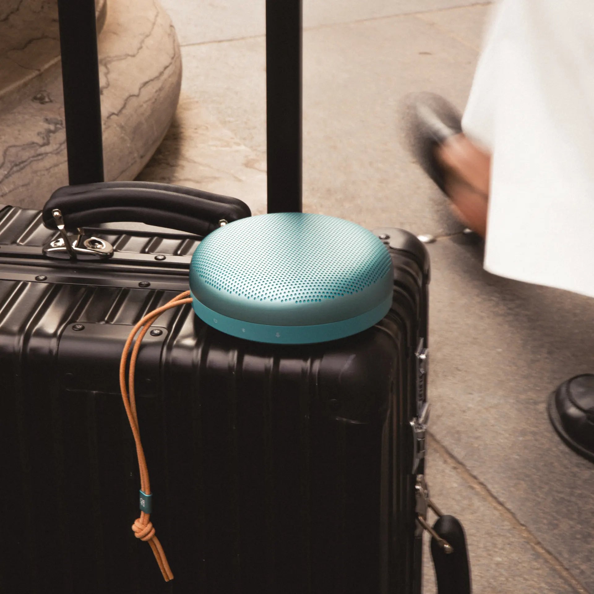 Bang & Olufsen Beosound A1 3. Nesil Su Geçirmez Taşınabilir Bluetooth Hoparlör